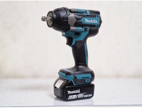 Гайковерт акумуляторний професійний Makita DTW700Z, 800Hm